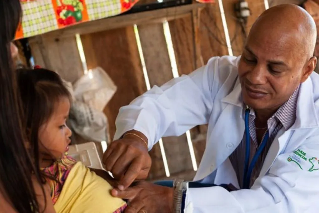 Mais Médicos tem 196 vagas para atuação em territórios indígenas. (Foto: Alejandro Zambrana/Sesai)