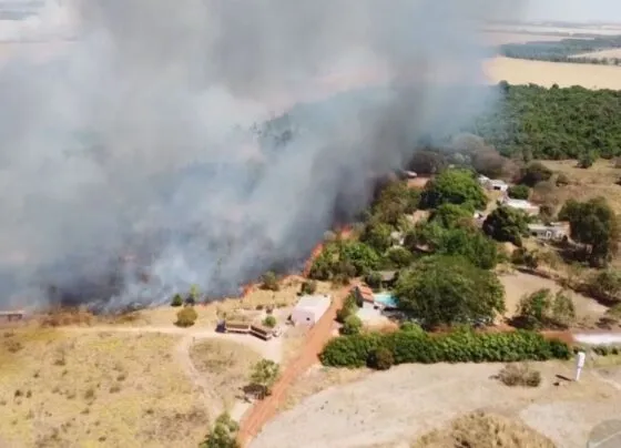 Incêndio florestal em Tangará da Serra, a 242 km de Cuiabá. (Foto: TVCA)