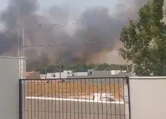 Produtores e moradores se uniram a bombeiros para combater incêndios em Sorriso. (Foto: Reprodução)