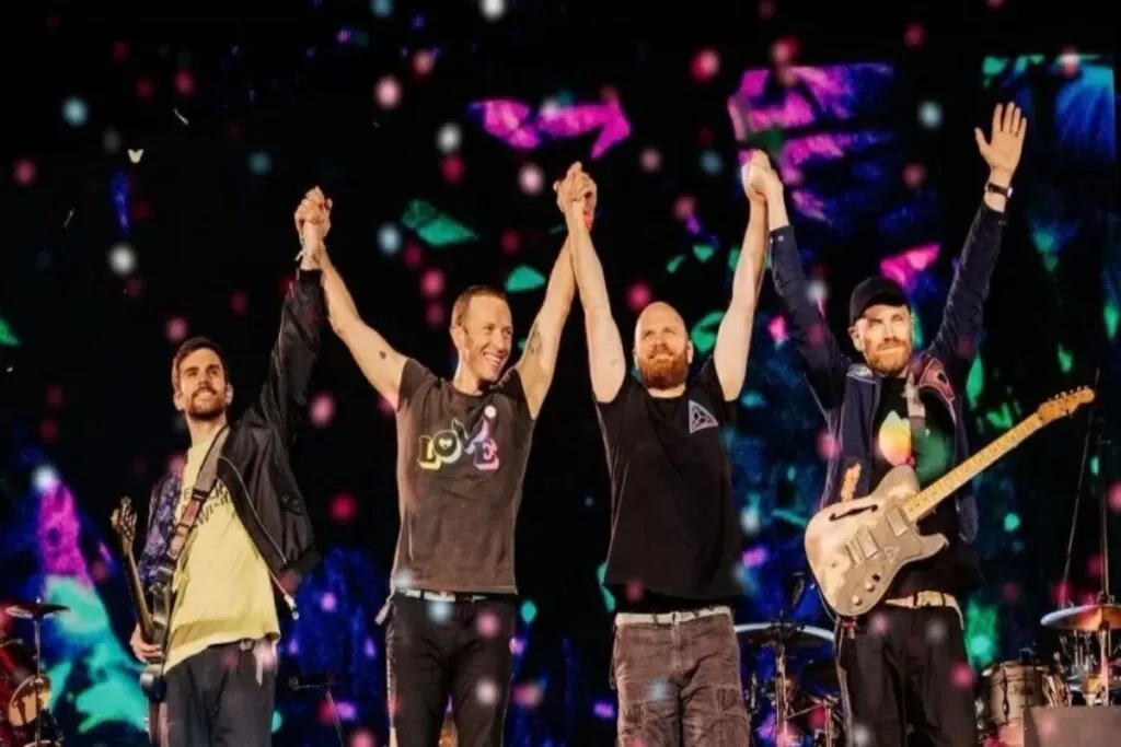 Coldplay após apresentação da banda.