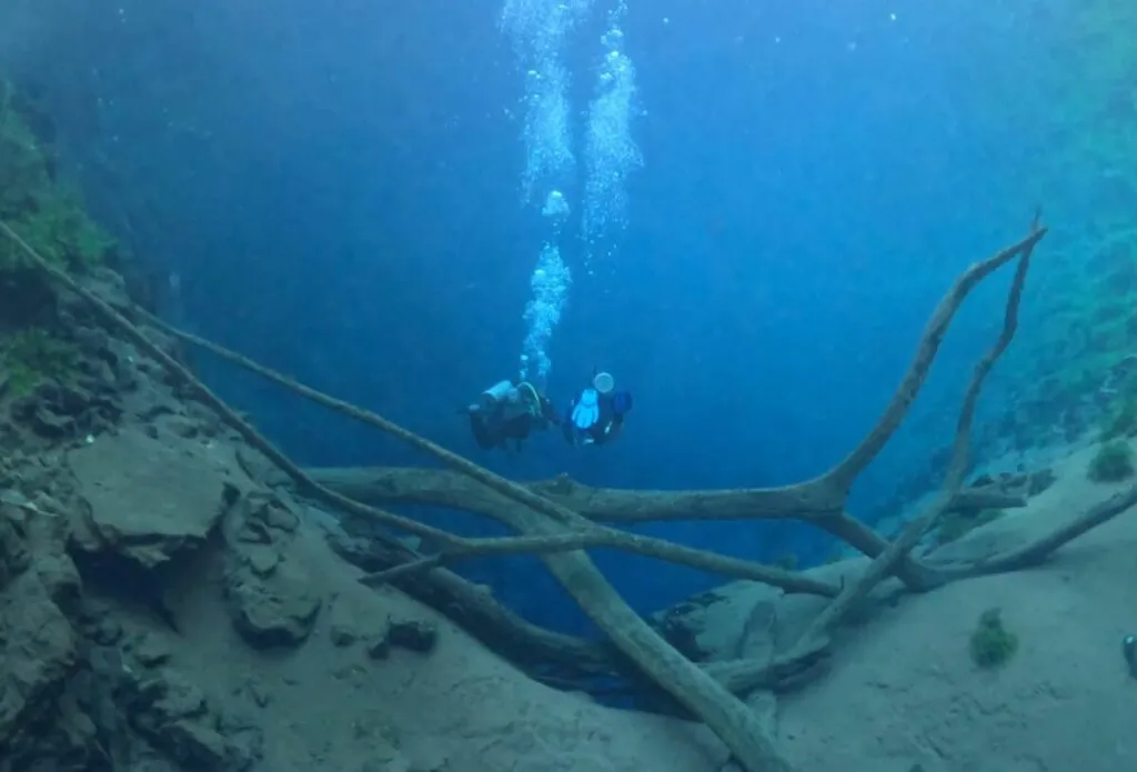 Mergulho pela Lagoa Misteriosa, em Jardim; local será desbravado pelo +Natureza (Foto: TV Morena)