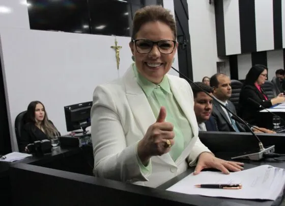 Paula Calil 2