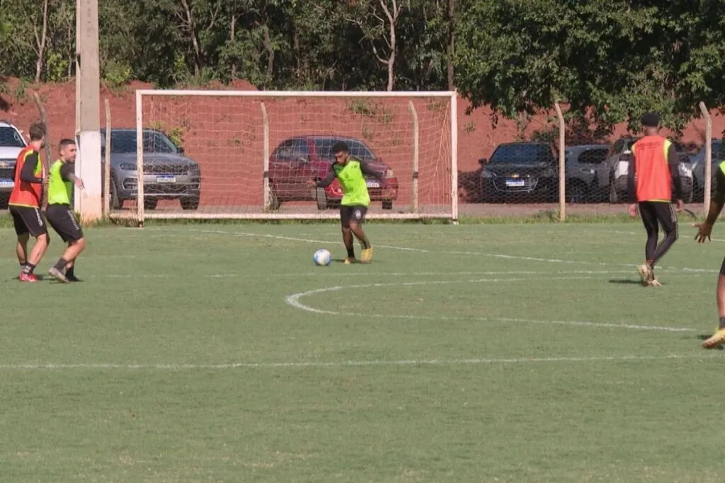 Último treino do Operário-MS antes do jogo contra o Criciúma-SC pela primeira fase da Copa do Brasil 2025 (Foto: Willian Guedes)